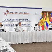 Ministros e Ministras da Economia e da Fazenda dos 22 países da Ibero-América se reúnem para promover a recuperação socioeconômica da região